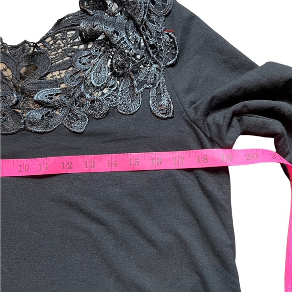 Joan Boyce formal black top w/ decorative lace neckline & sleeve, Size M - Picture 6 of 8